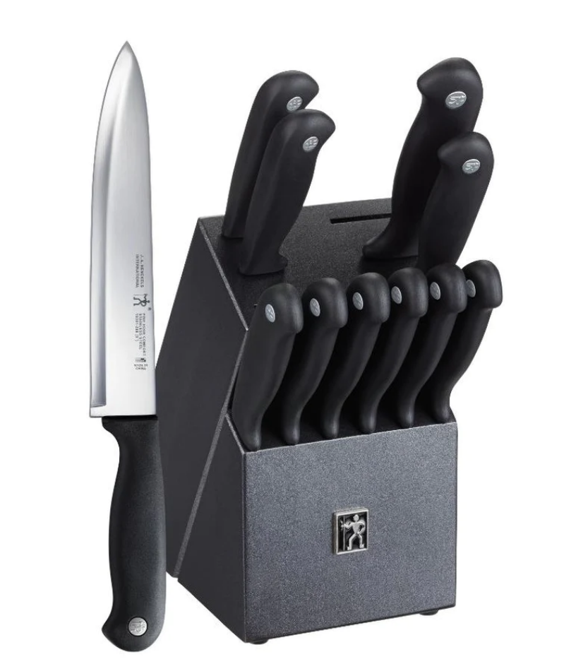 Ensemble à couteaux Henckels International Fine Edge de 12 pièces.